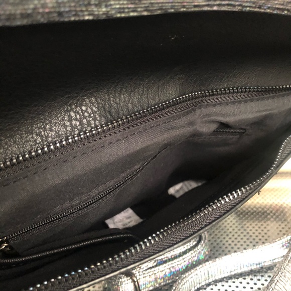 Silver holographic clutch - Picture 6 of 8